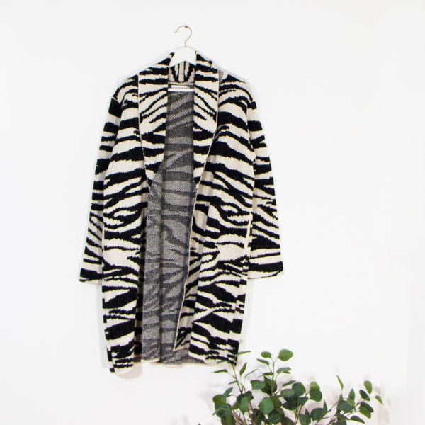 Luxury knee length knitted zebra cardi with lapel - Clothing