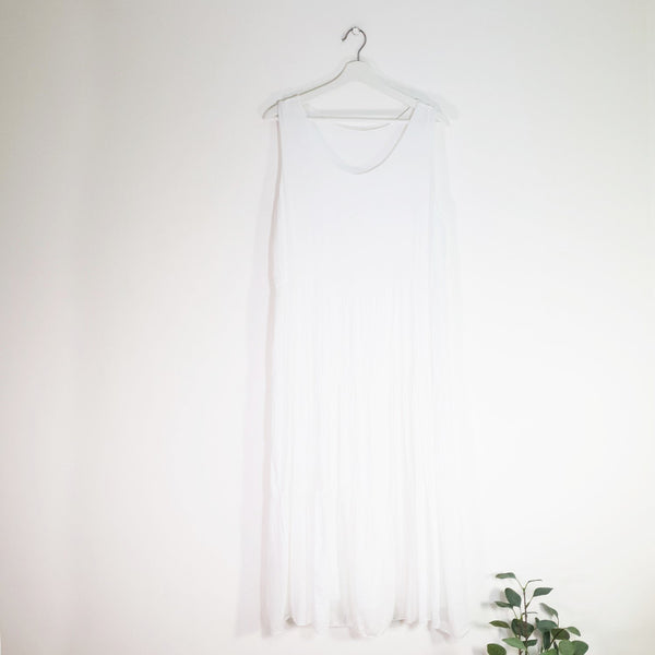 Silk mix sleevless goddess dress with comfortable undergarment