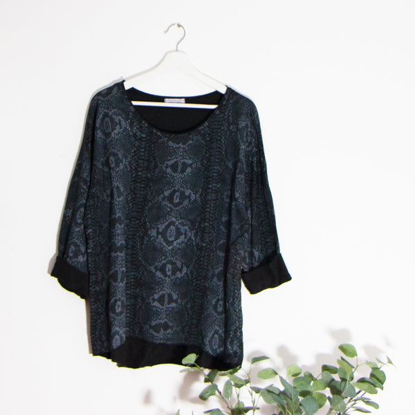 Free size lounge top with snake print and raw edge