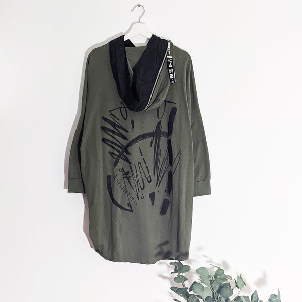 Hooded high low top with zip detail and graffiti print back