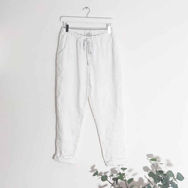 Plain super stretch trousers with front pockets only