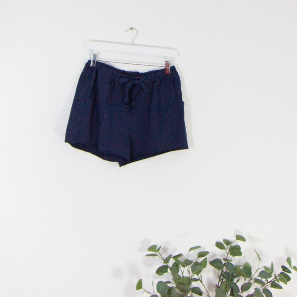 Jersey shorts with drawstring waist and pockets