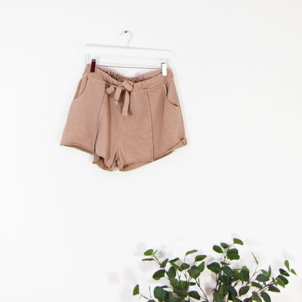 Jersey shorts with drawstring waist and pockets