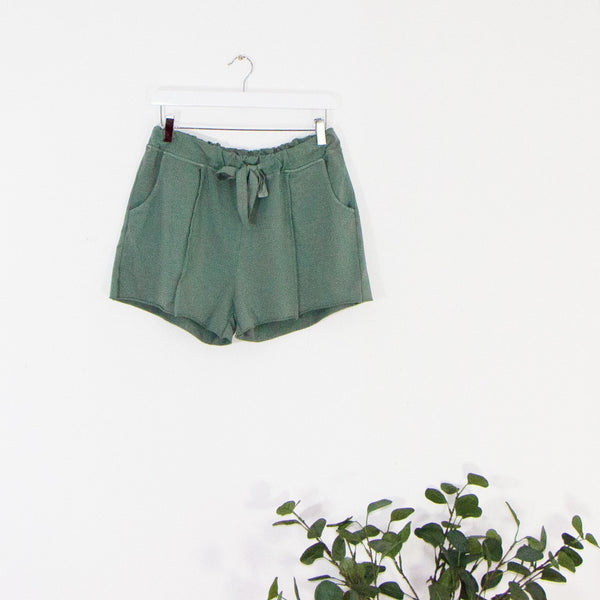 Jersey shorts with drawstring waist and pockets